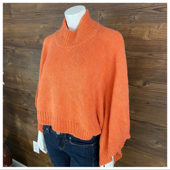 NWT Bishop + Young Olivia Cropped Poncho Sweater - Picture 5 of 8